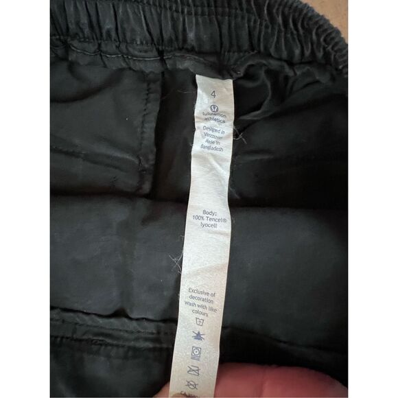 Lululemon Women's Size 4 Keepsake Pleated Tencel Shorts Hero Black - Picture 6 of 7